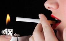 抽一根烟喝一杯酒