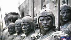 秦始皇死后下葬的场面